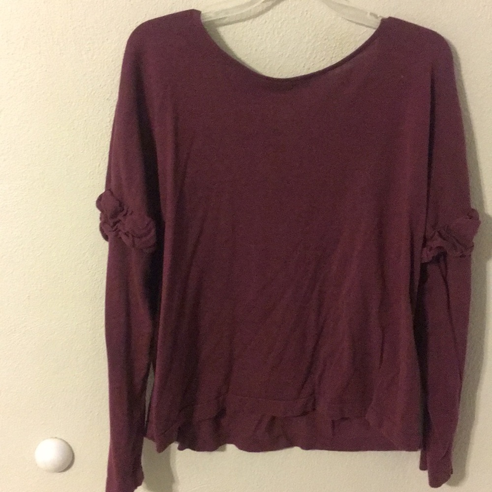 Low back long sleeve top